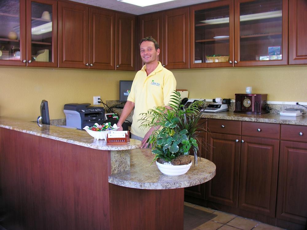 Away Inn Lauderdale-by-the-Sea Esterno foto